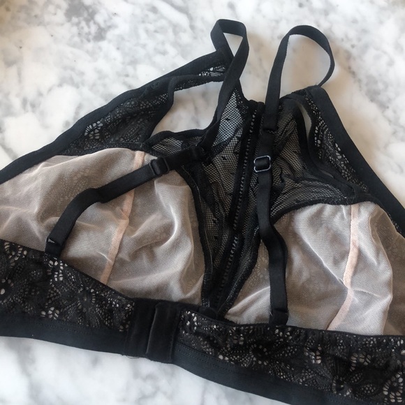 High neck Victoria’s Secret bralette - Picture 2 of 3